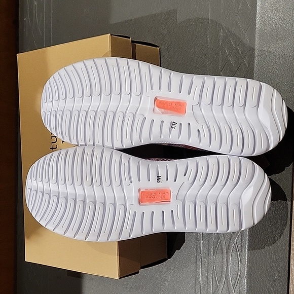 New in Box: Adventure Wash n Wear Slip ons by Copper Key - Picture 5 of 12